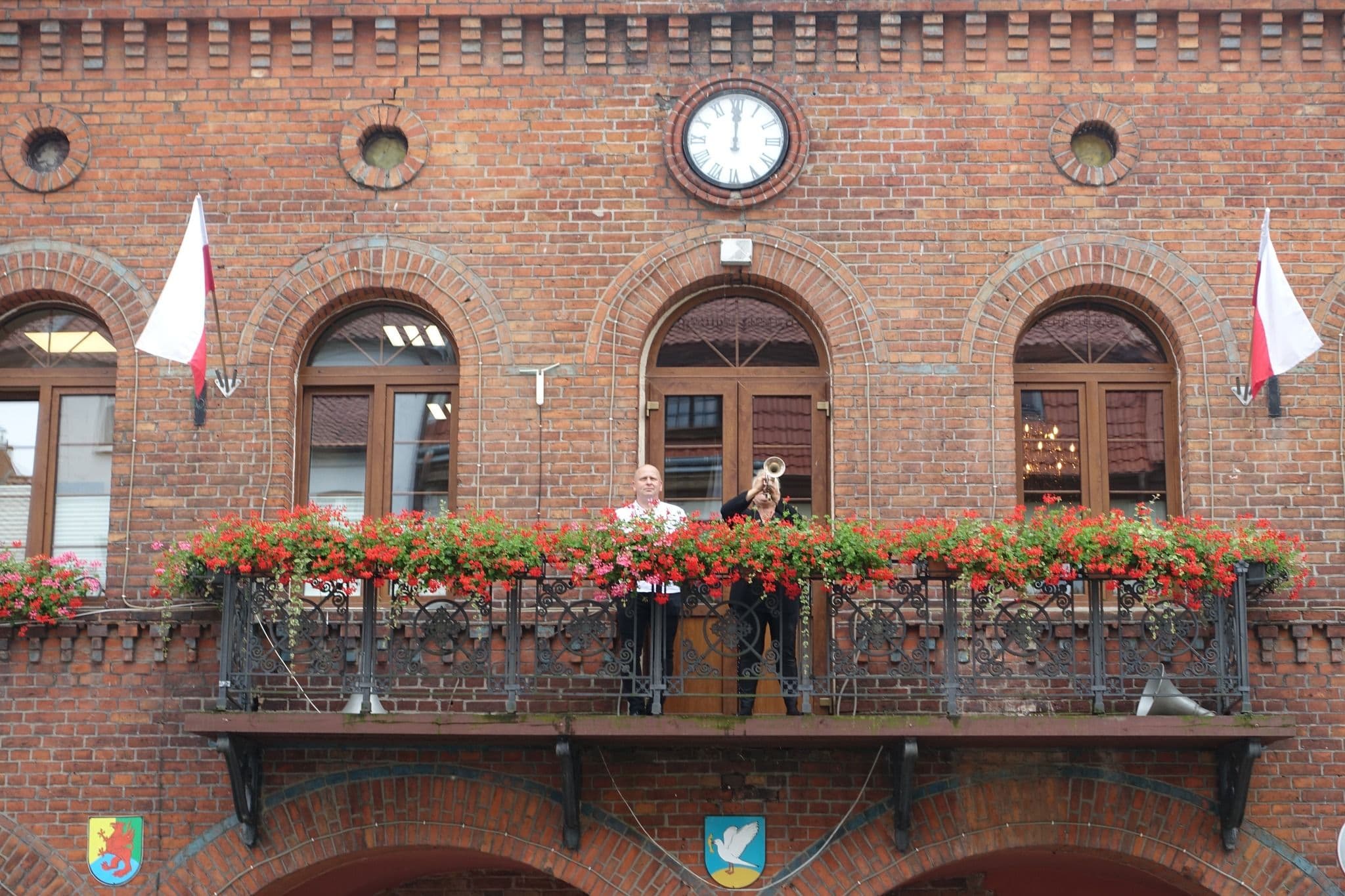 Hejnał zabrzmiał na cztery strony świata 