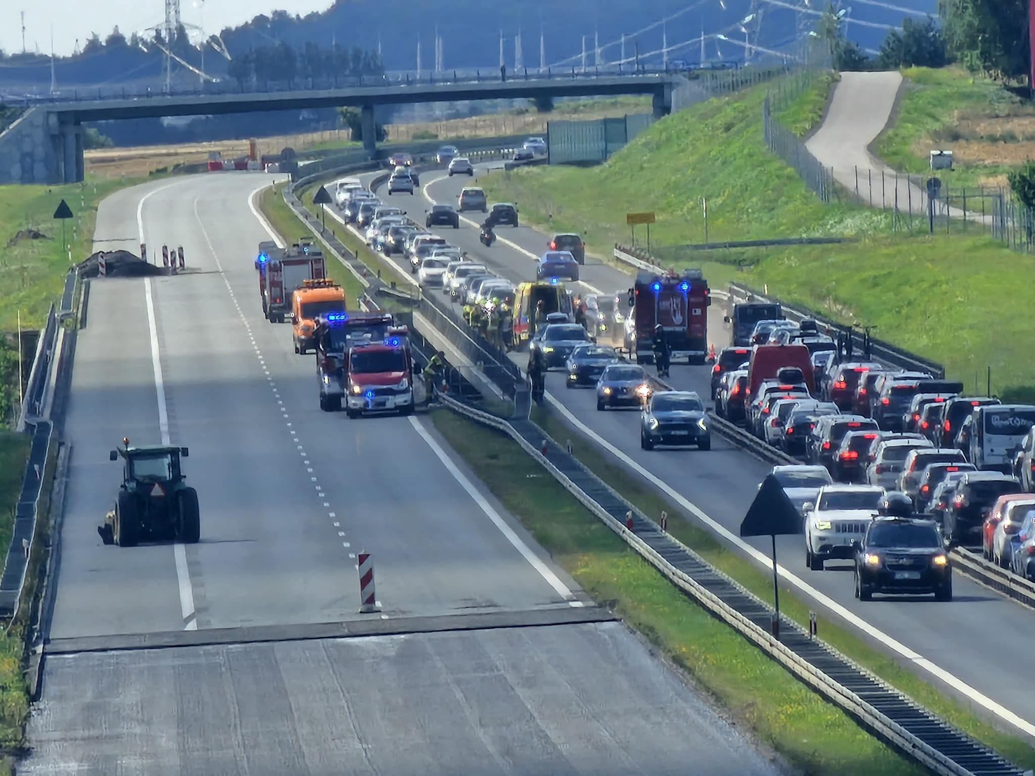 Tragiczne zdarzenia – płonące ciężarówki, ofiary śmiertelne i akcje ratunkowe