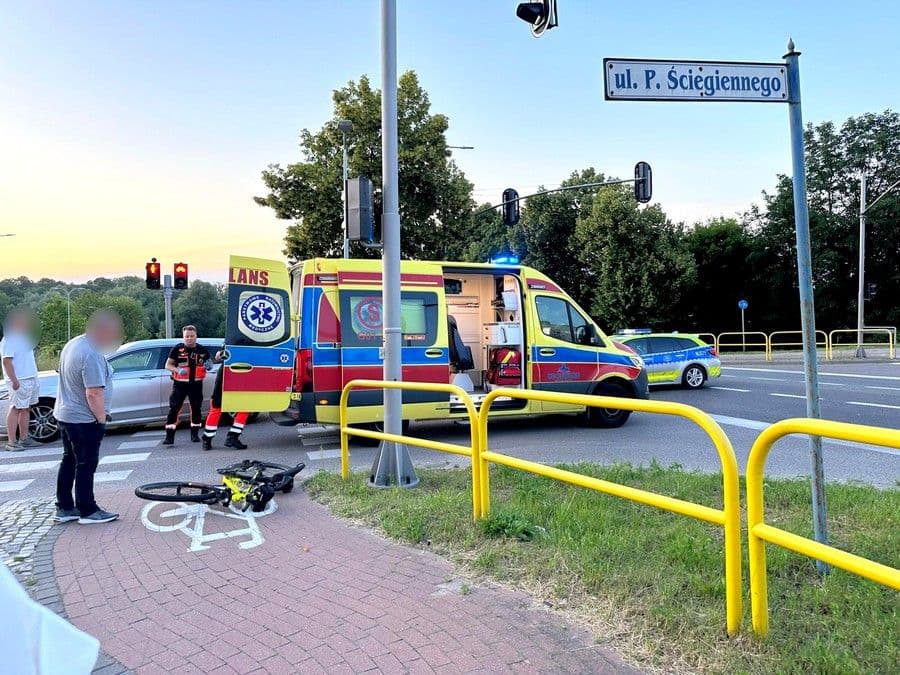 Policjanci przypominają o zasadach pierwszeństwa na skrzyżowaniach – bezpieczeństwo przede wszystkim