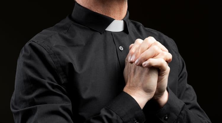 Zatrzymanie, zarzuty i tymczasowy areszt dla duchownego