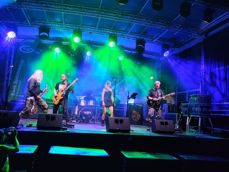 Dom w ogniu! 12 zastępów straży walczyło z pożarem