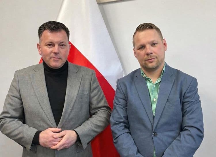 Czy wójt Osnowski otwiera drzwi środowisku Brauna?