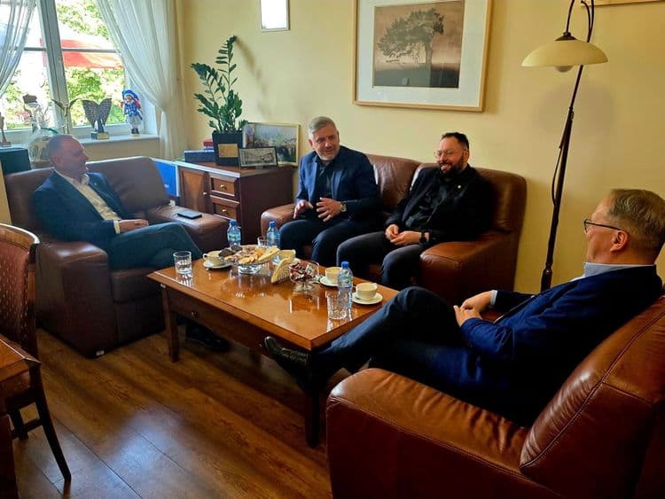 CZY PREZYDENT STANKOWIAK PLANUJE NOWĄ KOALICJĘ Z PiS -em?
